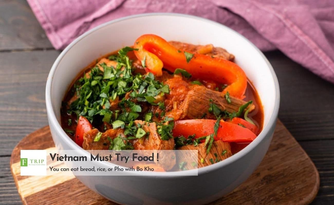 You can eat bread, rice, or Pho with Bo Kho (Source: Internet)