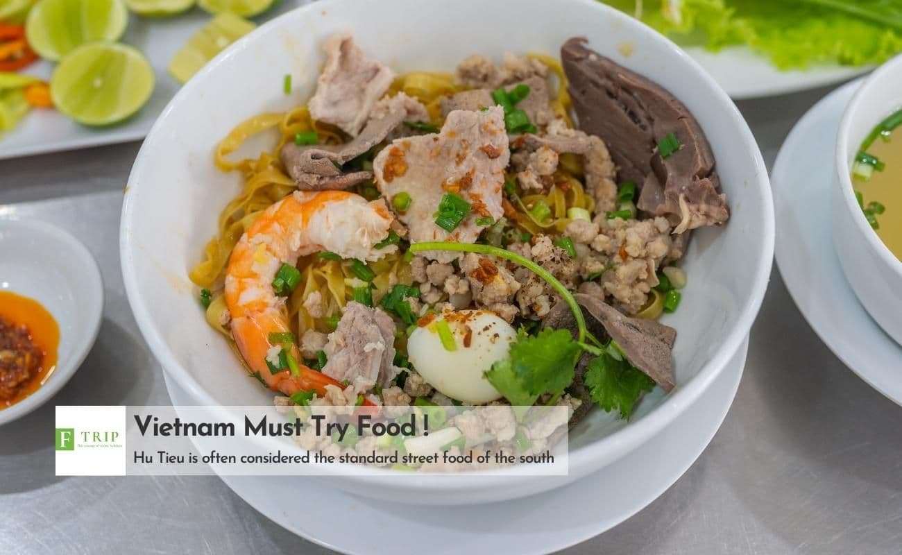 Hu Tieu is often considered the standard street food of the south (Source: Internet)