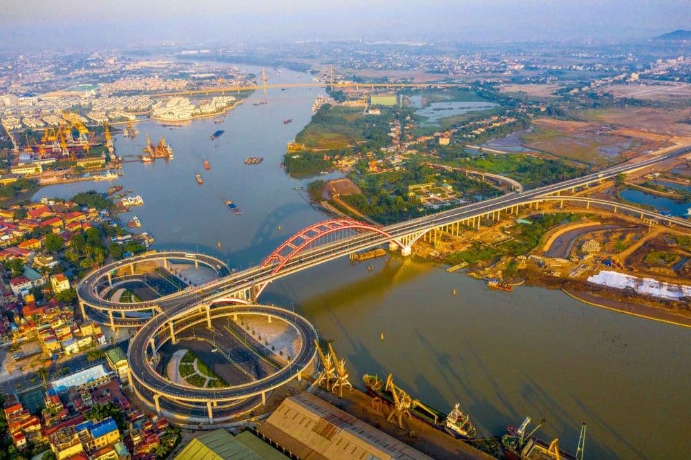 The third largest city and also has the second largest port in Vietnam is Hai Phong (Source: Internet)
