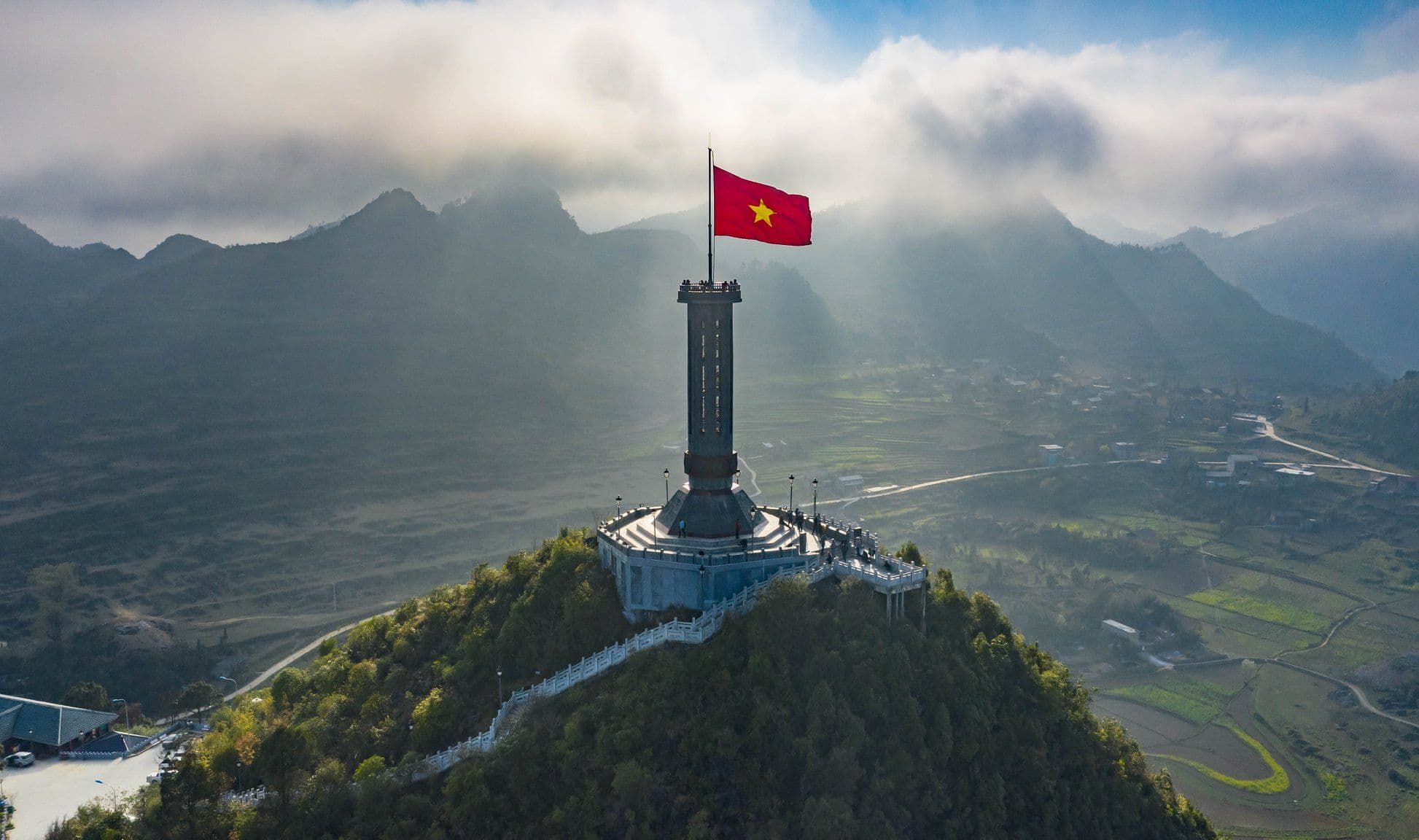 Lung Cu flag tower (Source: Internet)
