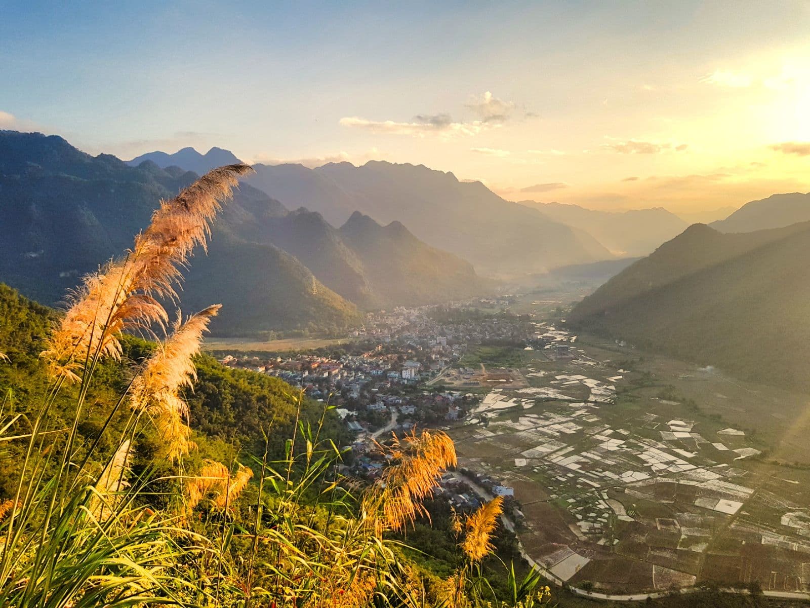 Come to Mai Chau to see a land of harmony with nature, rich in national identity (Source: Internet)