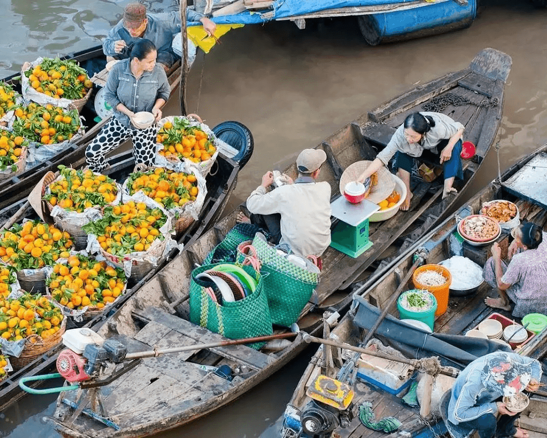 Floating market is a unique beauty of the Mekong Delta (Source: Internet)