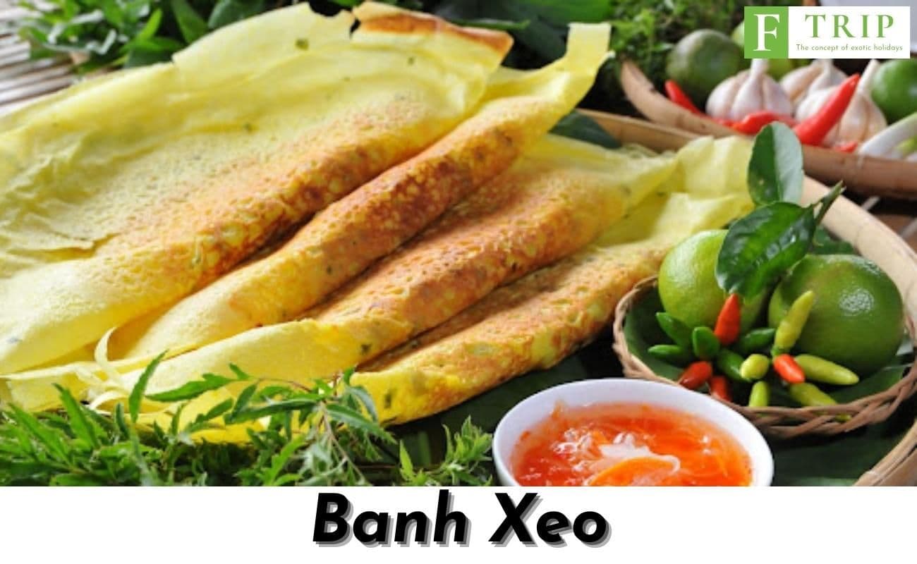Dine with Banh Xeo in Hanoi (Source: Internet)