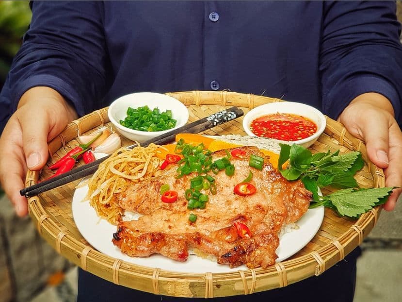 Cơm Tam is a dish you must try in your Vietnam itinerary (Source: Internet)