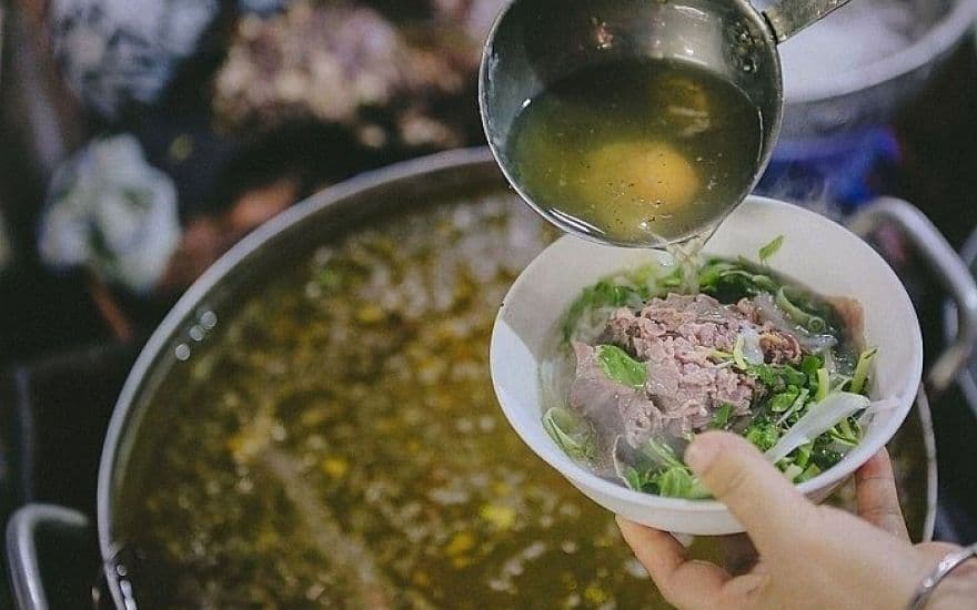 You can't leave Hanoi without tasting a bowl of Pho (Source: Internet)