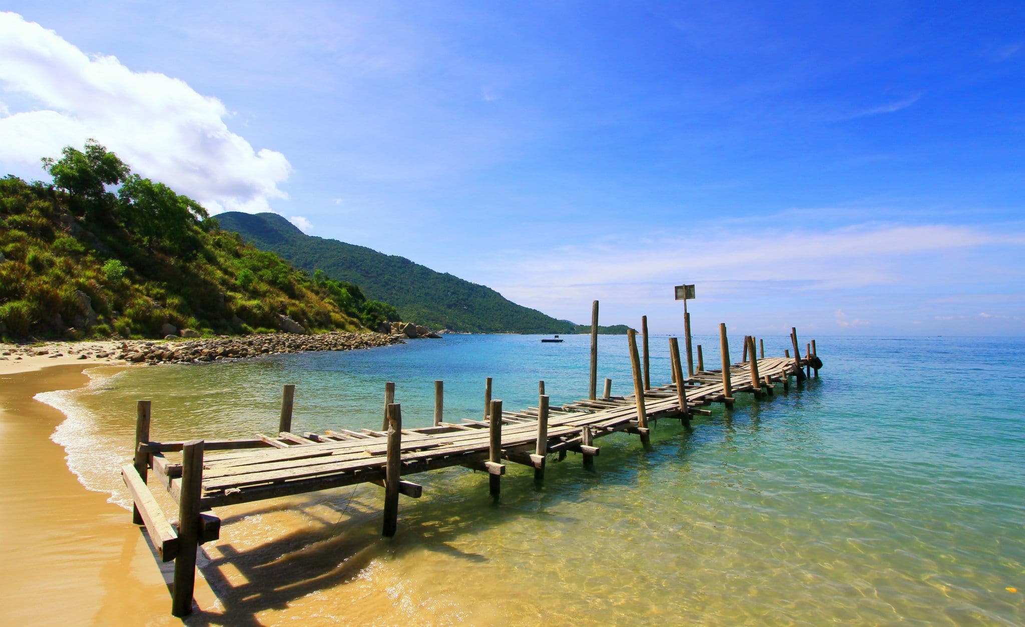 Vietnam's stunning beaches in Central Vietnam( Source: Internet)