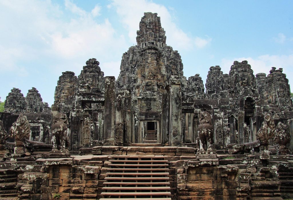 Be amazed by the sheer size of the temple and learn how the Khmer Empire prospered between the 9th and 13th centuries, around the time when Angkor Wat was built
