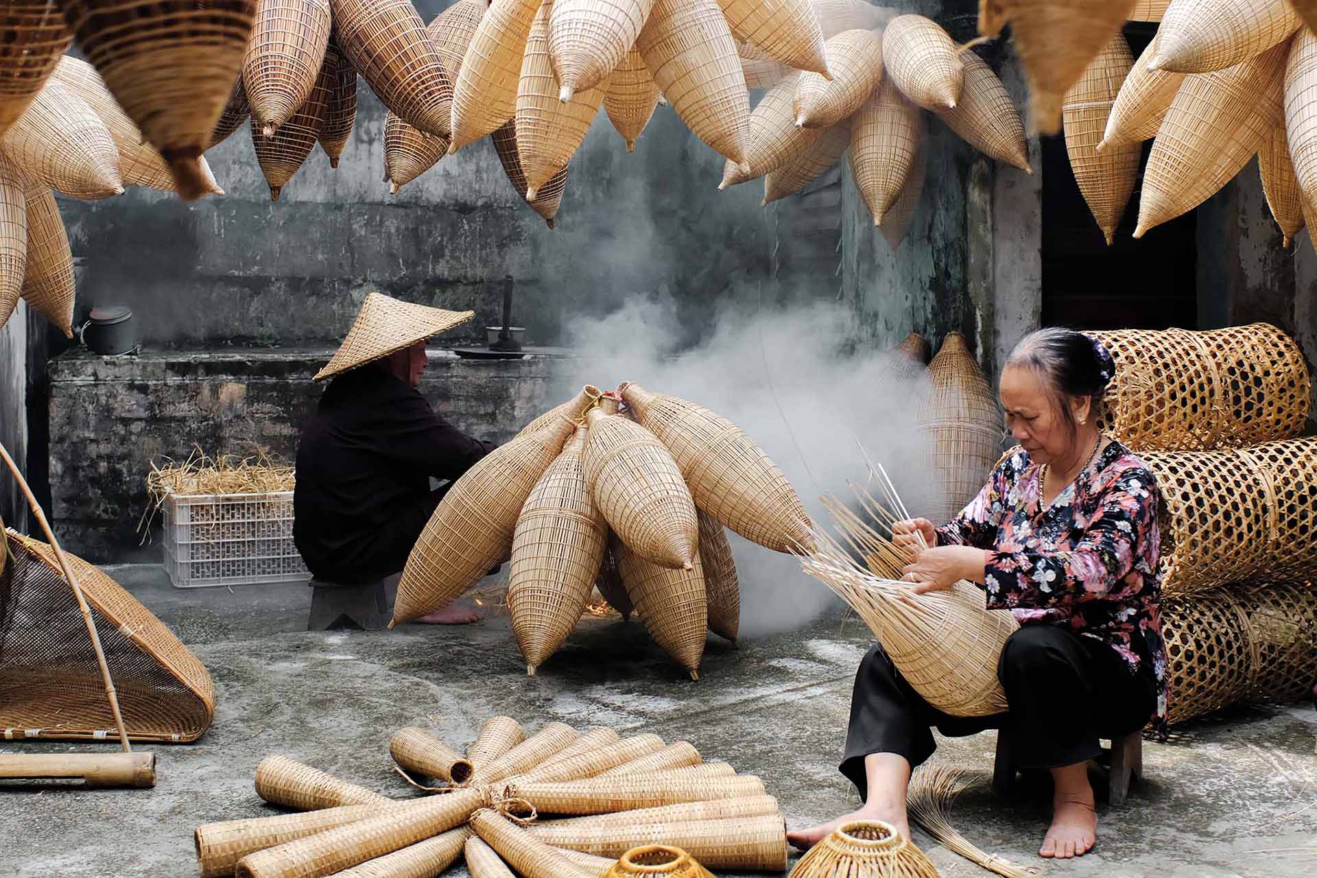 HungYen-bamboo-fish-trap-making_vietnamphototour-luminousvietnam-photography-tour