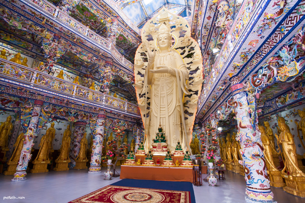 Places to visit in Dalat Vietnam - Linh Phuoc Pagoda