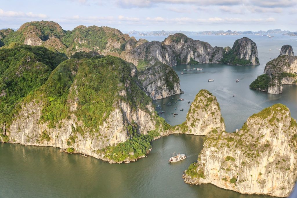 Day 5 in the journey 9 days in Vietnam Itinerary: Visit magnificent Ha Long Bay