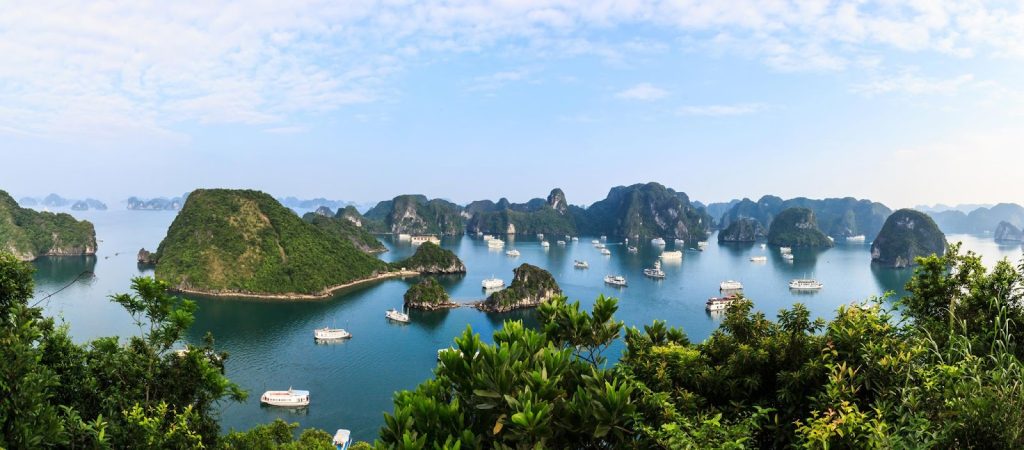 Day 3-4: Enjoy the peace of Halong Bay